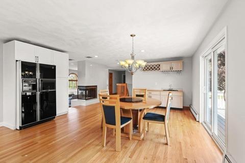 6 Thomas Cir, Stoneham, MA 02180 photo 14