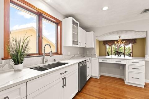 6 Thomas Cir, Stoneham, MA 02180 photo 8