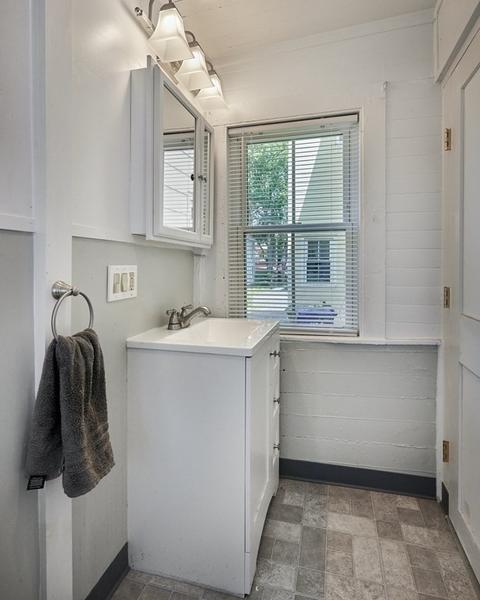 10 Orchard St, Easthampton, MA 01027 photo 16