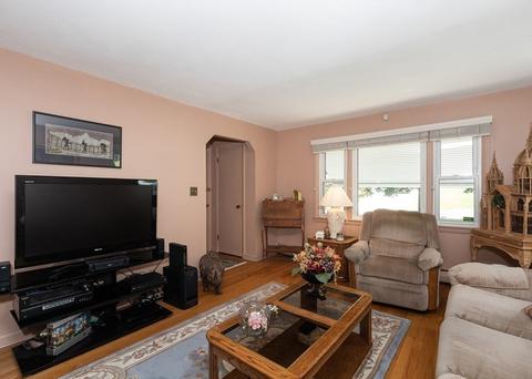 28 Hillside Dr, Springfield, MA 01118 photo 11