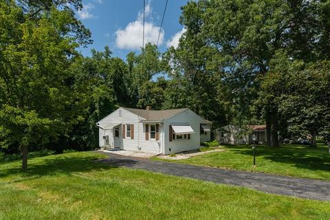 28 Hillside Dr, Springfield, MA 01118 photo 5