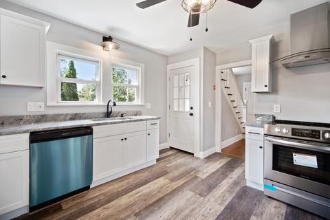 11 Eldridge St, Chicopee, MA 01013 photo 3