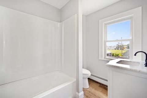 11 Eldridge St, Chicopee, MA 01013 photo 16