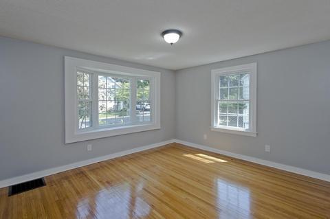 202 Davis St, Springfield, MA 01104 photo 9