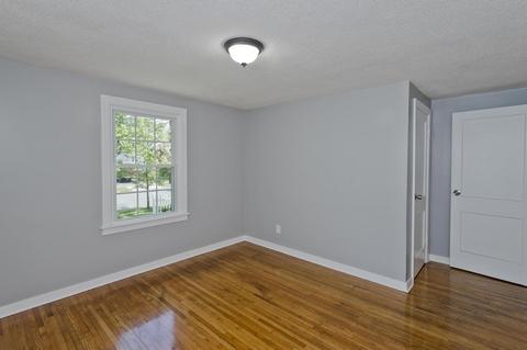 202 Davis St, Springfield, MA 01104 photo 25