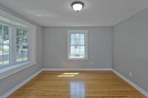 202 Davis St, Springfield, MA 01104 photo 6