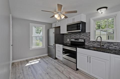 202 Davis St, Springfield, MA 01104 photo 11