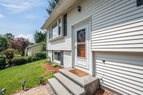 30 Pine Tree Dr, Worcester, MA 01609 photo 26