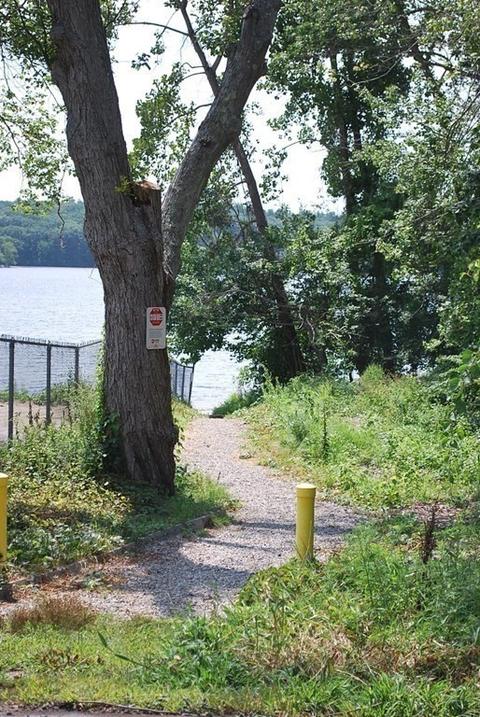 44 Taft Ave, Mendon, MA 01756 photo 7