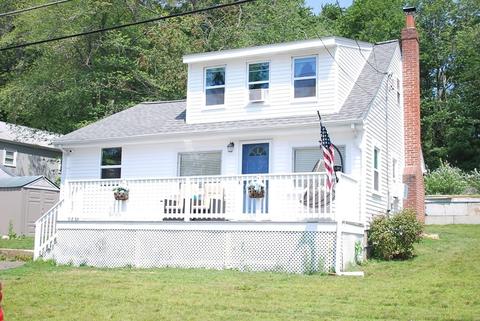44 Taft Ave, Mendon, MA 01756 photo 4