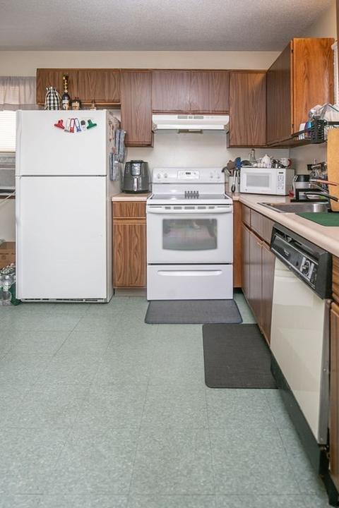 23 Silver St, Springfield, MA 01107 photo 6