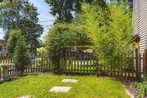 77 Oregon St, Springfield, MA 01118 photo 22
