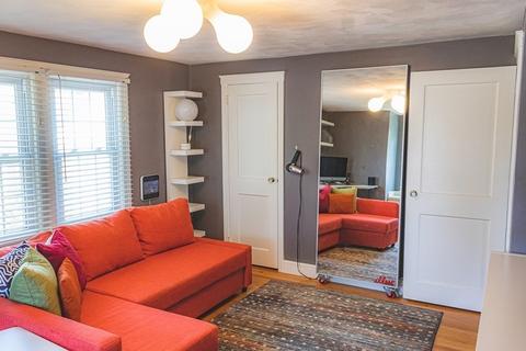77 Oregon St, Springfield, MA 01118 photo 17