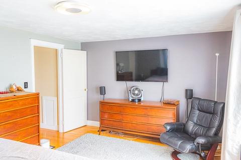 77 Oregon St, Springfield, MA 01118 photo 12
