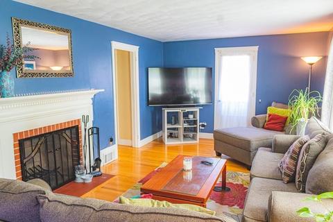 77 Oregon St, Springfield, MA 01118 photo 9