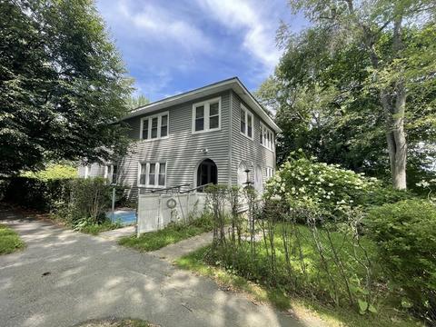 28 Circuit Ave E, Worcester, MA 01603 photo 2
