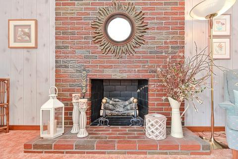 40 Scott Cir, Dedham, MA 02026 photo 7