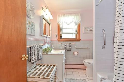 40 Scott Cir, Dedham, MA 02026 photo 19