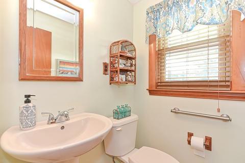 40 Scott Cir, Dedham, MA 02026 photo 16