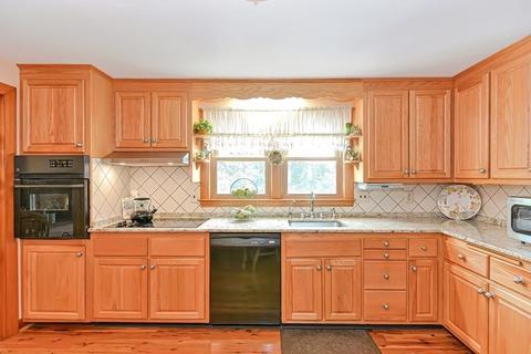 40 Scott Cir, Dedham, MA 02026 photo 13