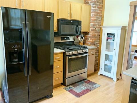 83 Perkins St, Springfield, MA 01118 photo 3