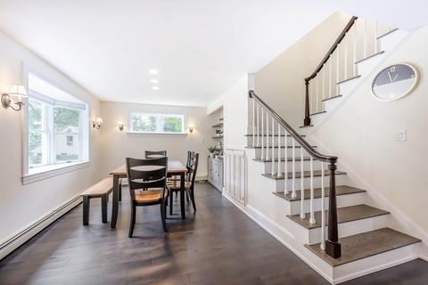 8 Hurlburt Rd, Reading, MA 01867 photo 4