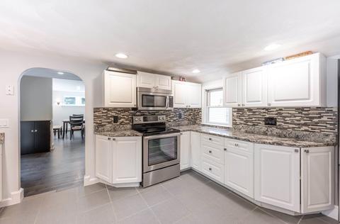 8 Hurlburt Rd, Reading, MA 01867 photo 5