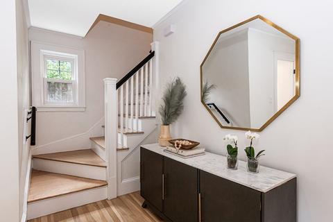 99 Menotomy Rd, Arlington, MA 02476 photo 9
