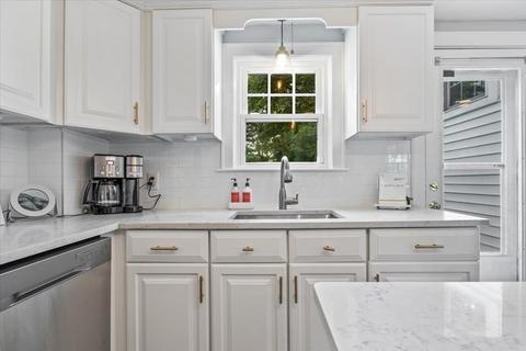 583 Common St, Walpole, MA 02081 photo 13