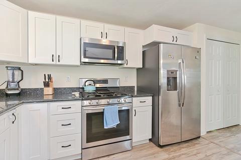 31 Bittersweet Blvd, Worcester, MA 01607 photo 8