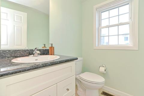 31 Bittersweet Blvd, Worcester, MA 01607 photo 4