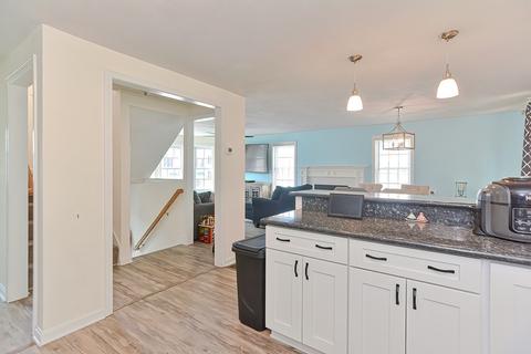 31 Bittersweet Blvd, Worcester, MA 01607 photo 9