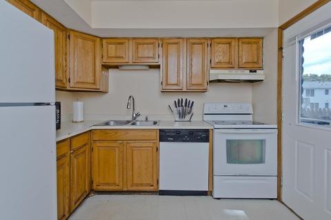 120 Lamplighter Ln #E, Springfield, MA 01119 photo 7