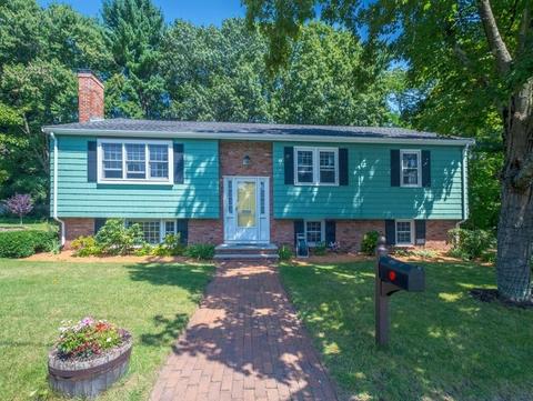53 Maple Ridge Rd, Reading, MA 01867 photo 2