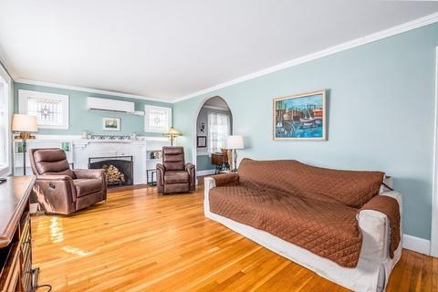 27 Fairfield St, Dedham, MA 02026 photo 3