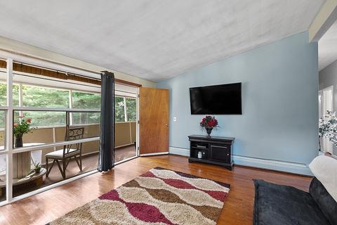 25 Maple St, Hudson, MA 01749 photo 9