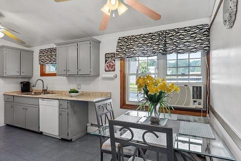 25 Maple St, Hudson, MA 01749 photo 7