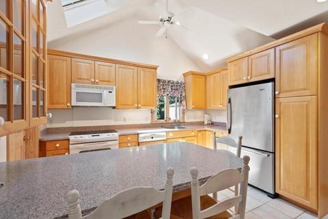 60 Harrison Ave, Gloucester, MA 01930 photo 14