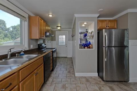 65 Clark St, Easthampton, MA 01027 photo 7
