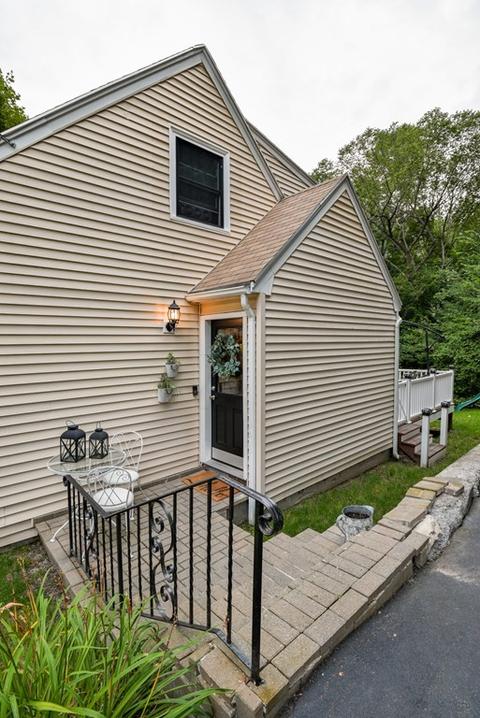 11 Brewster Rd, Worcester, MA 01602 photo 5