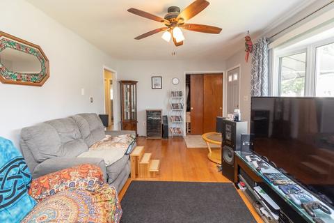 2470 Roosevelt Ave, Springfield, MA 01104 photo 17