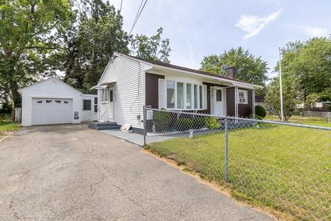 2470 Roosevelt Ave, Springfield, MA 01104 photo 3