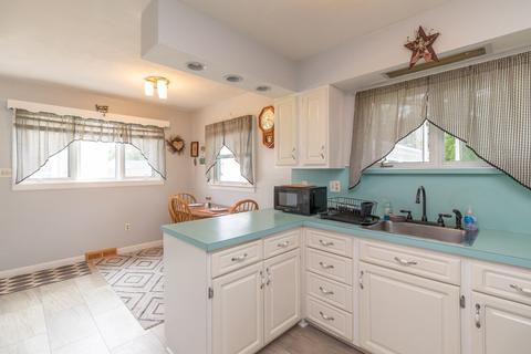 2470 Roosevelt Ave, Springfield, MA 01104 photo 10