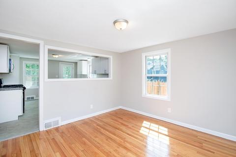 62 Tufts St, Springfield, MA 01108 photo 11