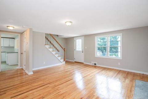 62 Tufts St, Springfield, MA 01108 photo 4