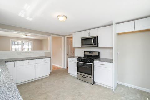 62 Tufts St, Springfield, MA 01108 photo 8