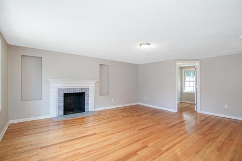 62 Tufts St, Springfield, MA 01108 photo 2