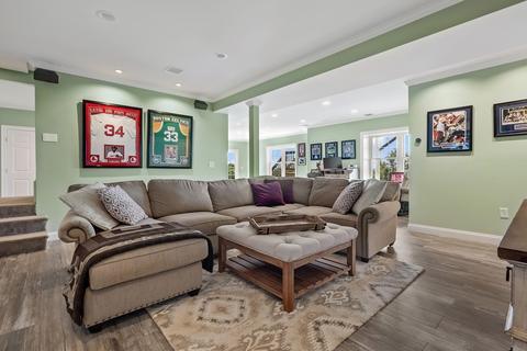 8 Hilltop Rd, Danvers, MA 01923 photo 34