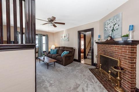 27 Gloucester Ave, Gloucester, MA 01930 photo 12