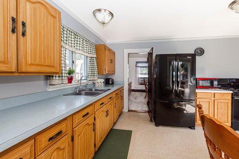 27 Gloucester Ave, Gloucester, MA 01930 photo 21